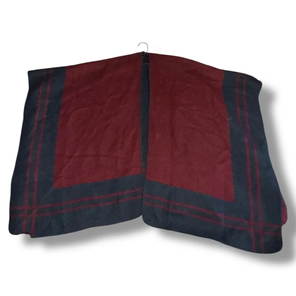 West Loop Burgundy & Black Plaid Open Front Poncho Ruana Wrap Knit Cape OS EUC